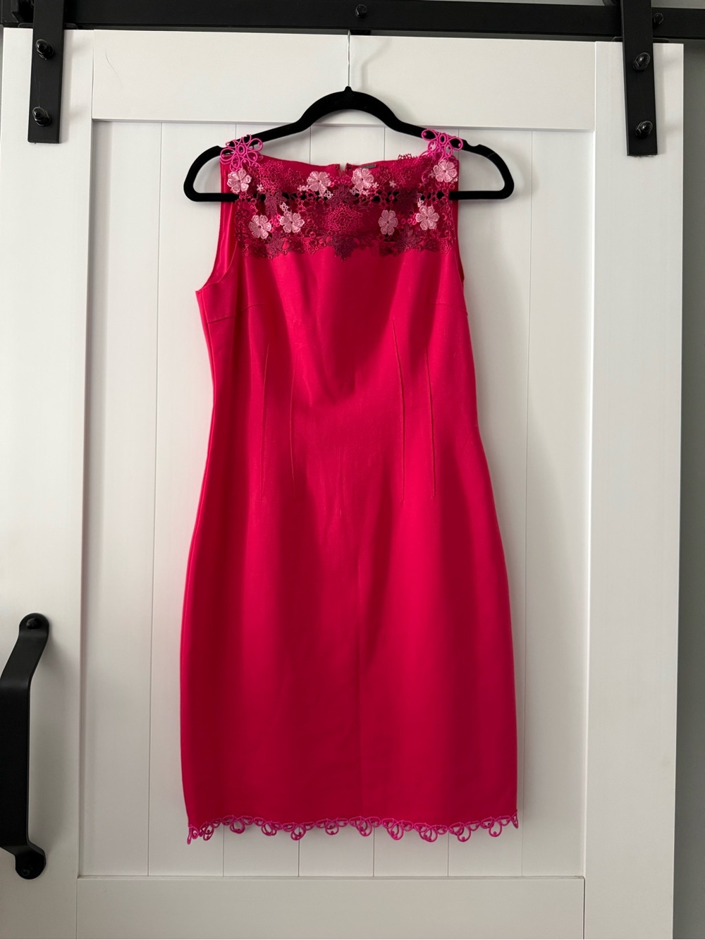 Elie Tahari Fuchsia Sleeveless Sheath Dress with Floral Lace Yoke